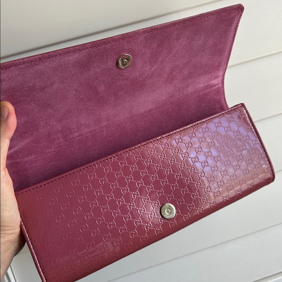 🖤LIKE NEW🔺GUCCI Broadway Patent Microguccissima Small Clutch Fuschia - Picture 12 of 16